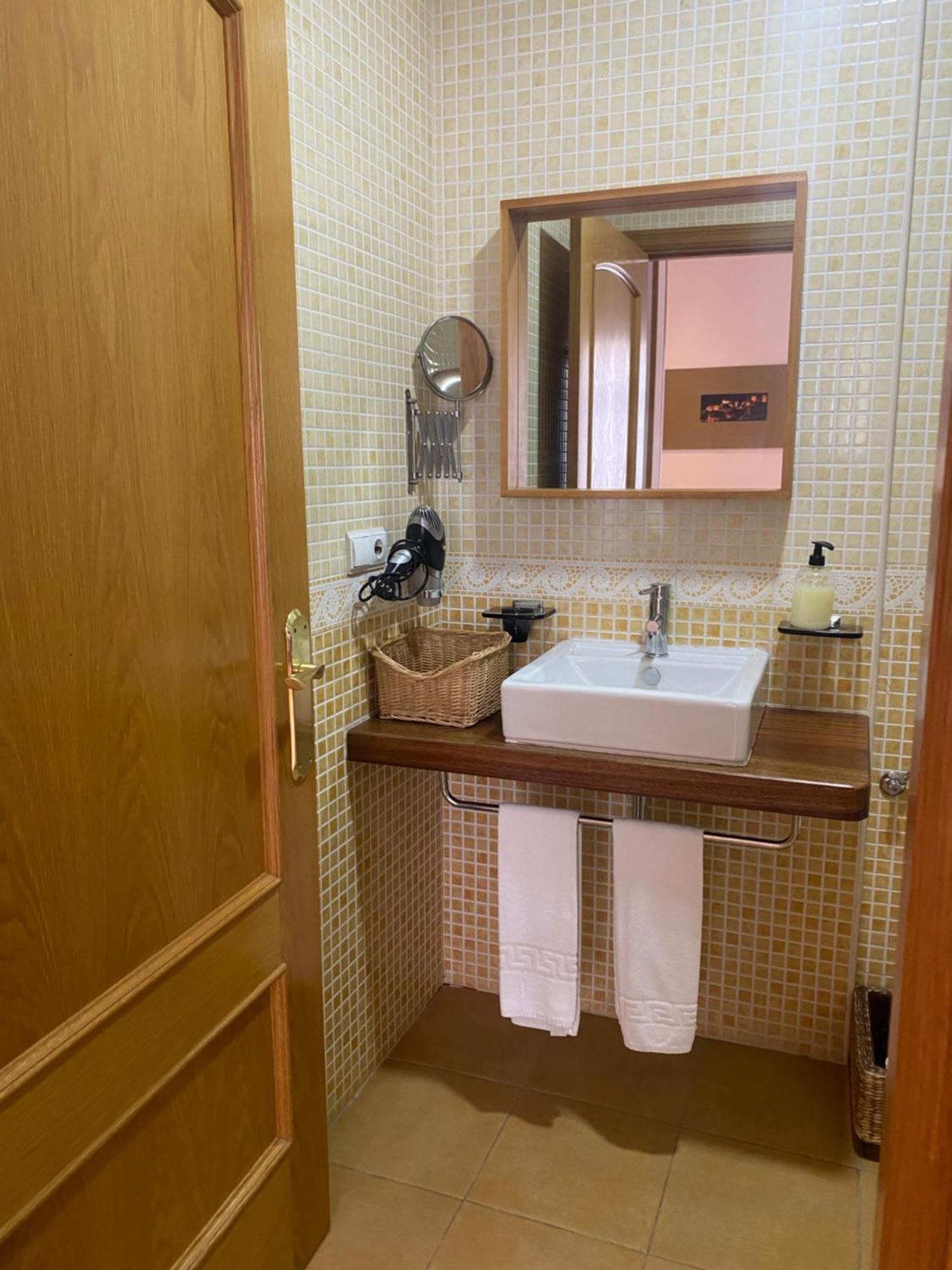 Apartamentos Caces Buitenkant foto