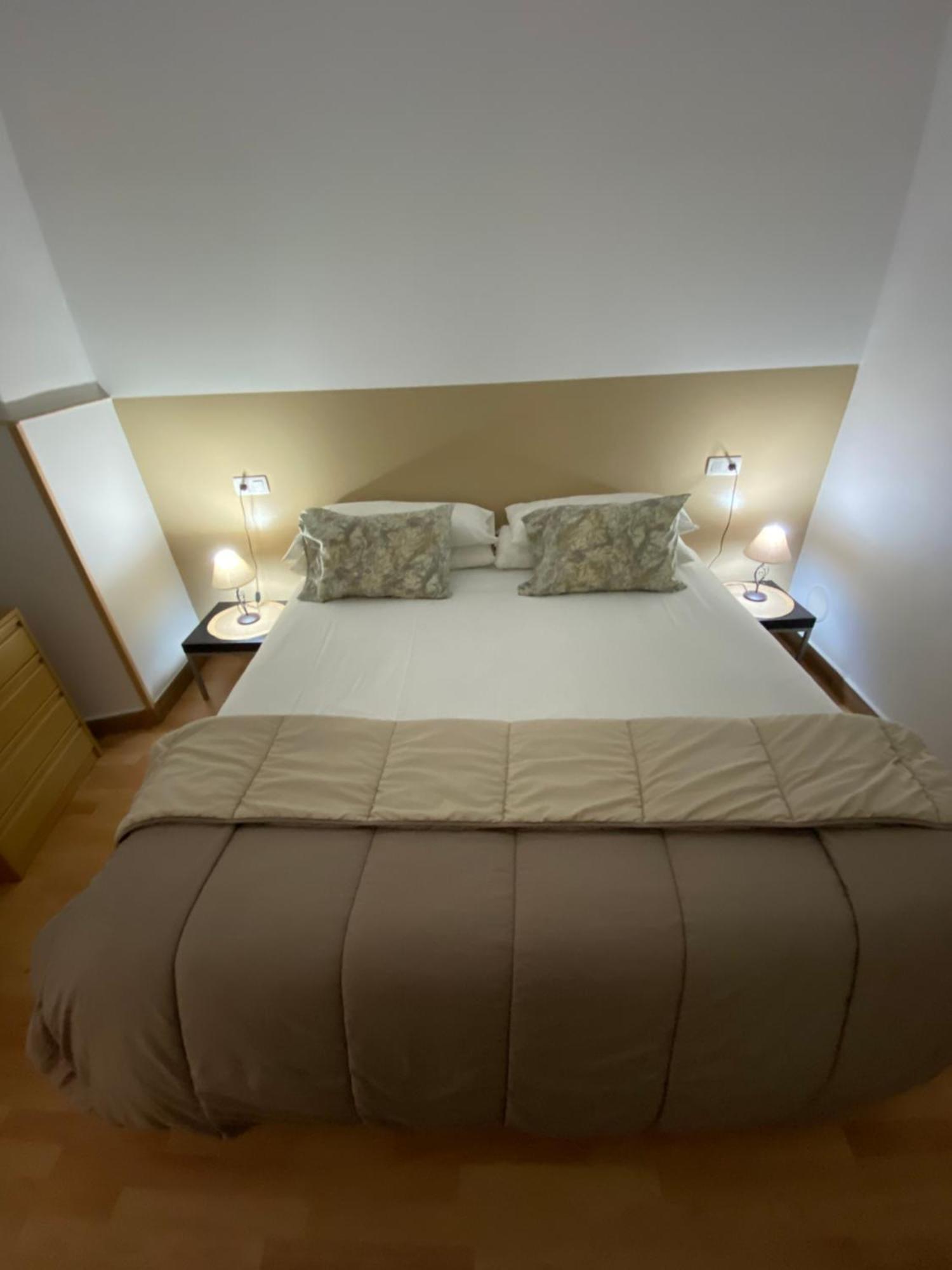 Apartamentos Caces Buitenkant foto